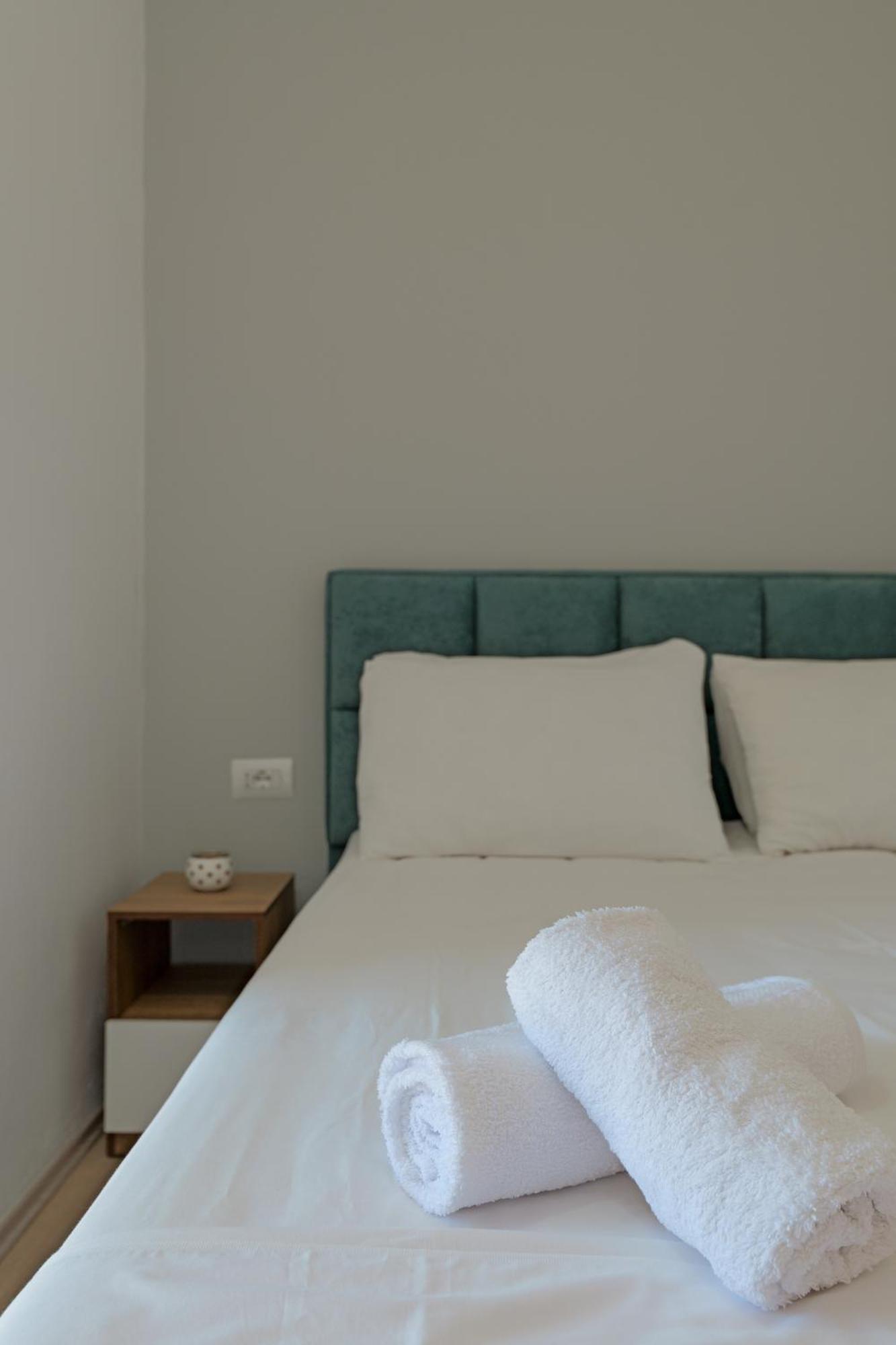 Hotel Holiday Sarande Ngoại thất bức ảnh