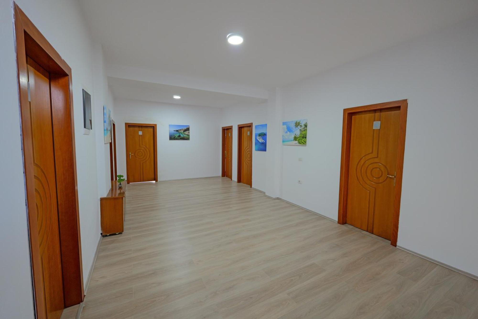 Hotel Holiday Sarande Ngoại thất bức ảnh