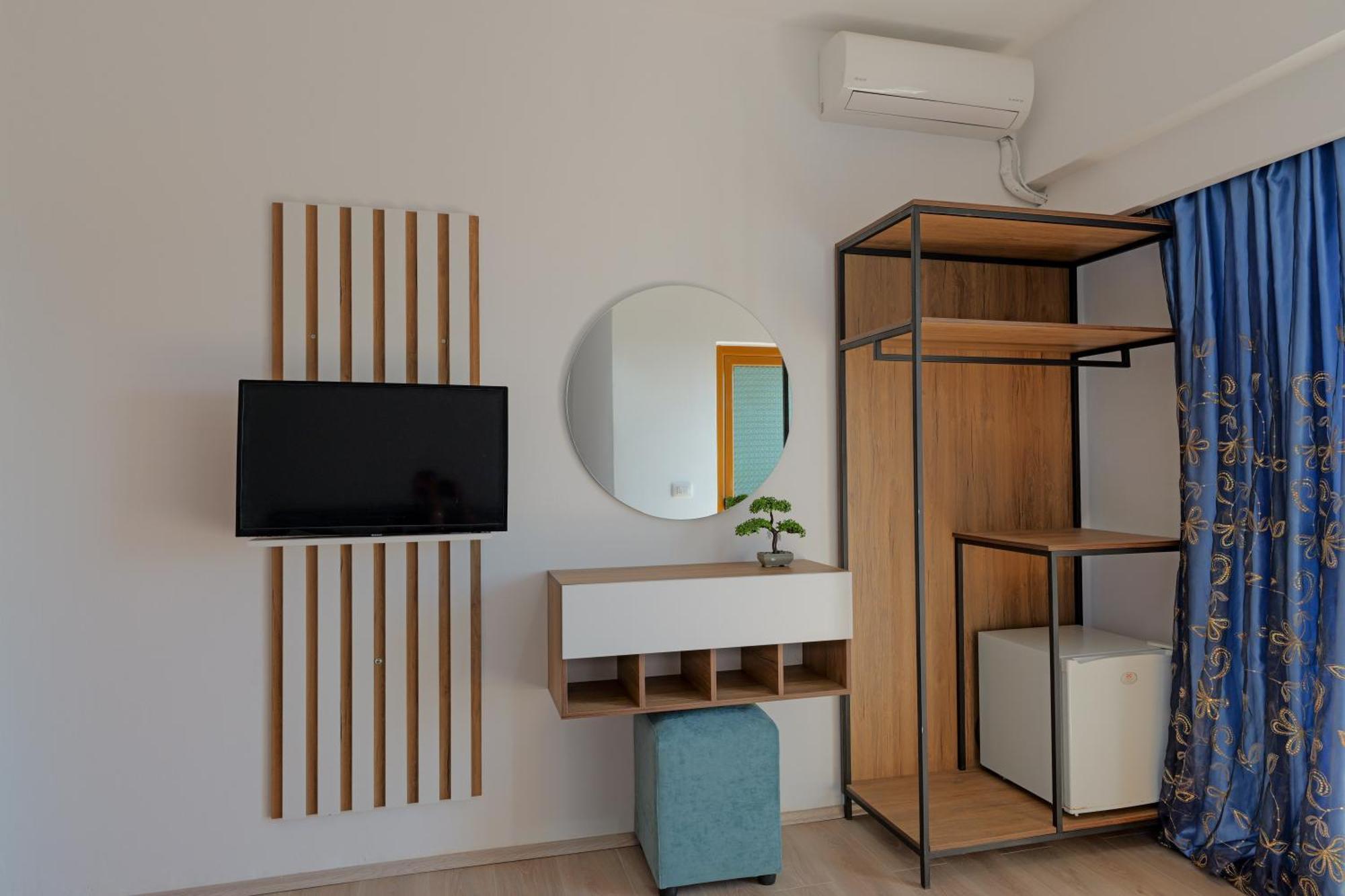Hotel Holiday Sarande Ngoại thất bức ảnh