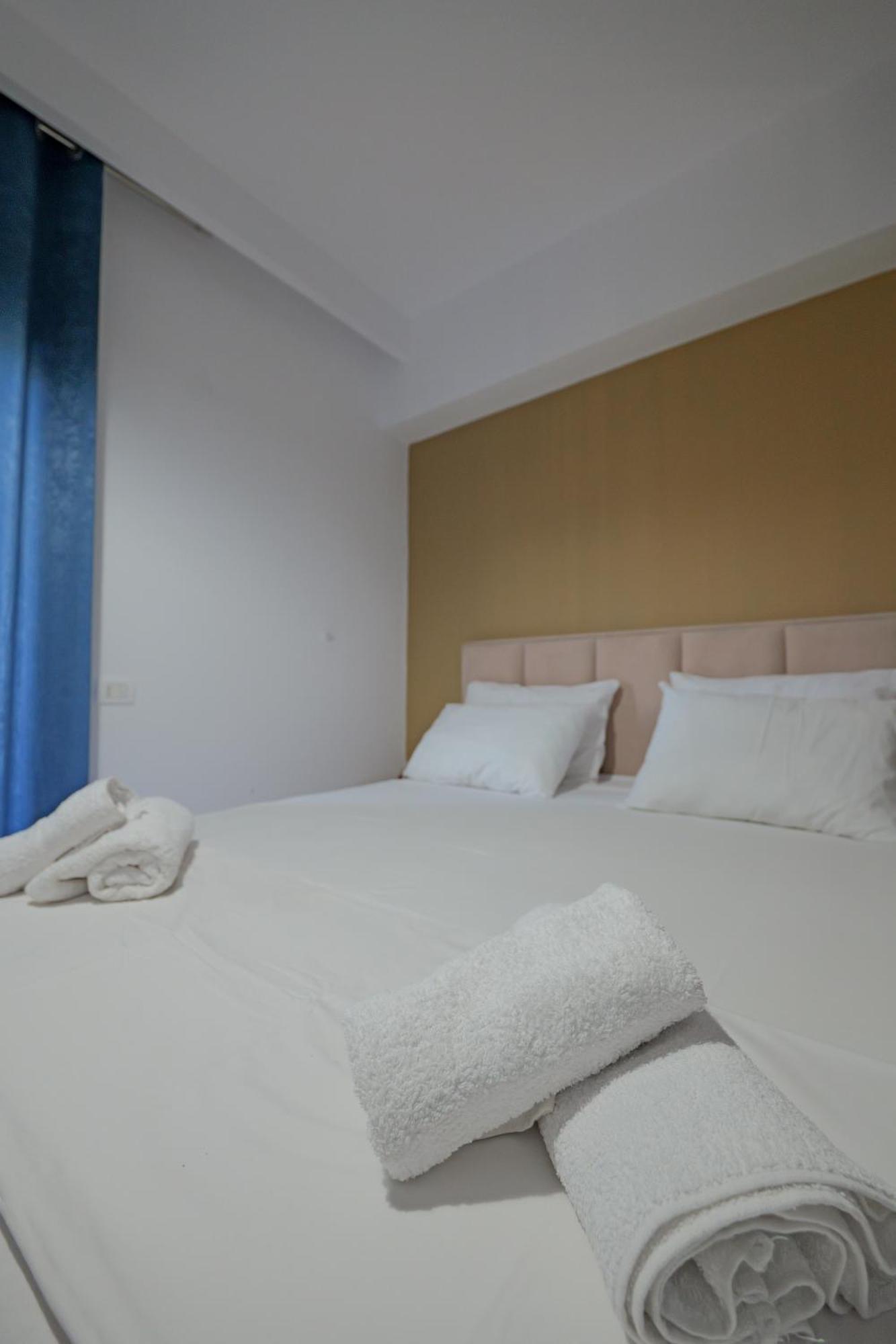 Hotel Holiday Sarande Ngoại thất bức ảnh