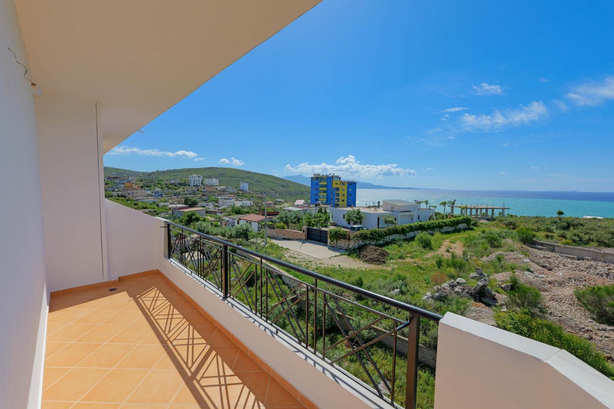 Hotel Holiday Sarande Ngoại thất bức ảnh